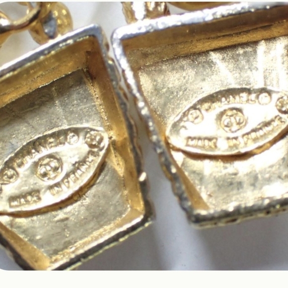 Chanel Vintage Matelassé Bucket Bag Charm Earrings Gold Plated Authentic - Picture 5 of 5